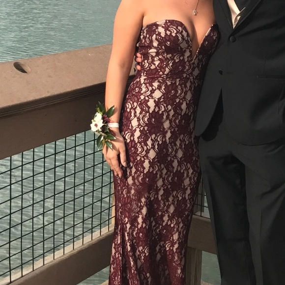 Dresses & Skirts - Burgundy lace prom dress with a deep V